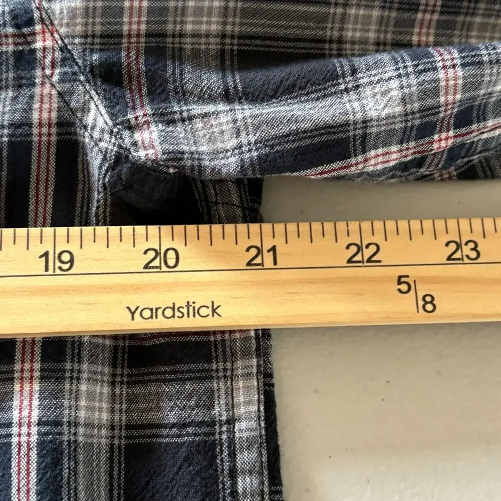 Carhartt Button‎ Down Shirt Top Men's Size Medium Long Sleeves Relaxed Fit Plaid